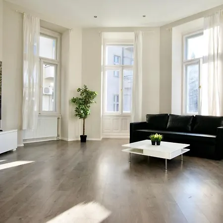Premium By Hi5 - B25 Budapest